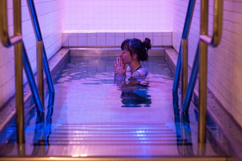 Tromsø: Spa/Pool with Bath, Sauna and Outdoor Heated Pool - Who Will Enjoy This Experience?