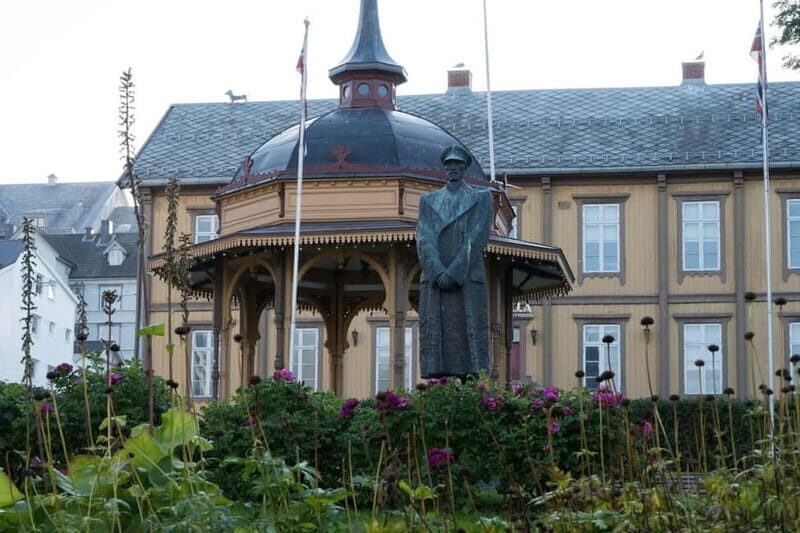 Tromsø: Tour in French of the Historic Center and Museum - Key Points