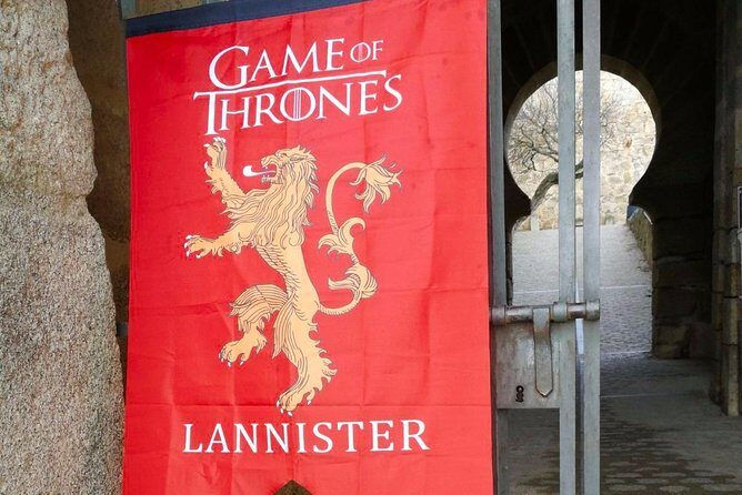 TRON OF THRONES GUIDED VISIT! We are not encyclopedias with legs! - What to Expect from the Experience
