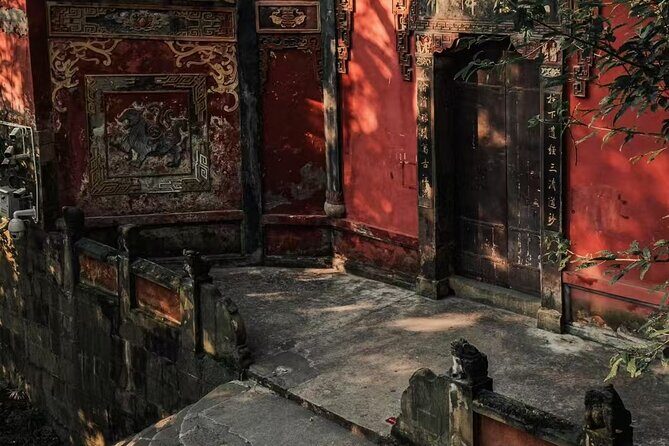 True Taste of Chongqing: Offbeat Walks & Hotpot in One Day - Key Points