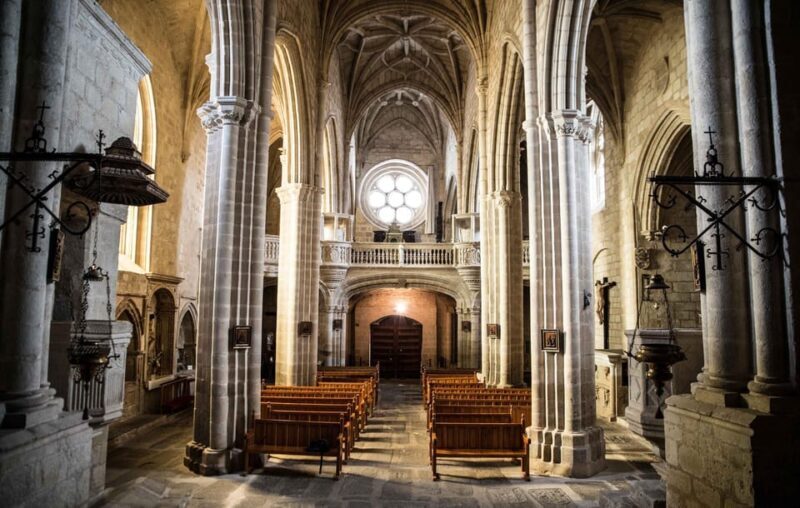 Trujillo : Guided visit "Medieval Scenery and Route of the Discoverers". - Authentic Experiences and Practical Details
