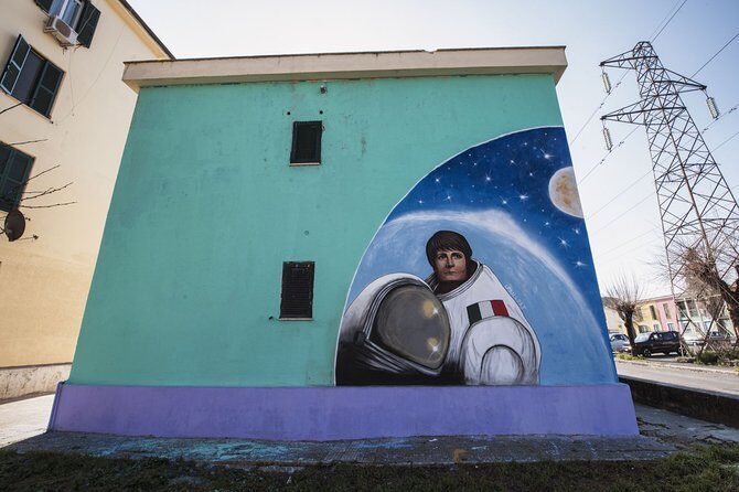 Trullo Photo Tour: popular art and poetry on the walls of a neighborhood - Key Points
