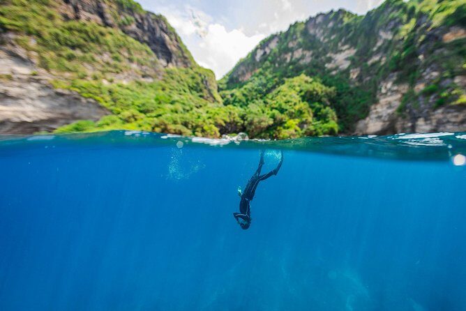 Try Freediving on Nusa Penida - The Reefs and Underwater Photography
