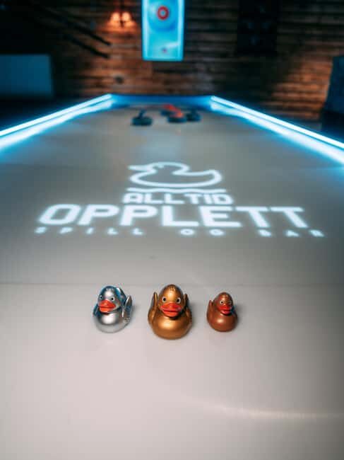 Try Street-curling in Top Bergen Activity Bar! - The Experience at Alltid Opplett: A Close Look
