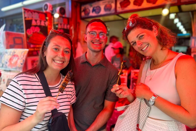 Tsukiji Fish Market Food and Walking Tour - Why a guide helps in a crowded market