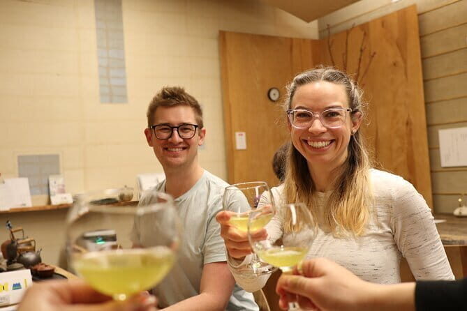 Tsukiji FISH MARKET "Hidden Food Spots TOUR" in SPANISH & ENGLISH - A Tasty Journey Through Tsukiji Fish Market: The Hidden Food Spots Tour