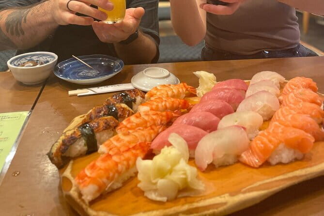 Tsukiji FISH MARKET "Hidden Food Spots TOUR" in SPANISH & ENGLISH - Exploring Tsukiji: The Heart of Tokyos Seafood Scene