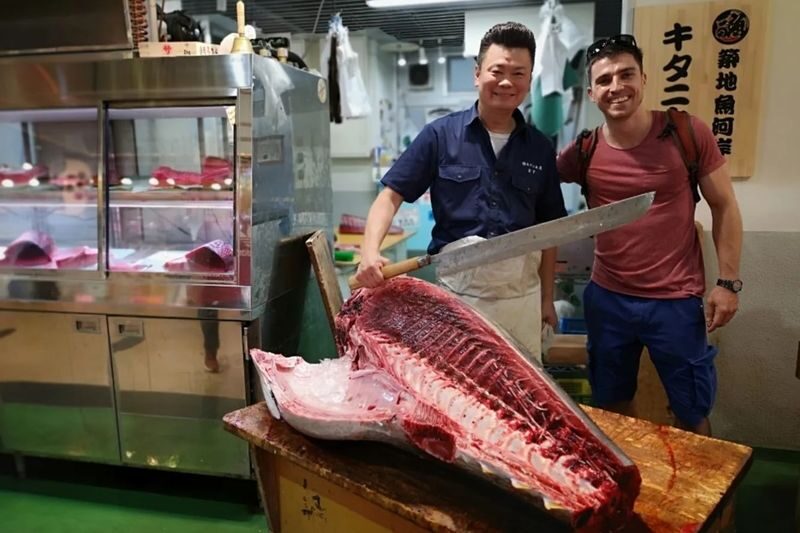 Tsukiji Fish Market Tour: Behind the Scenes & 10 Seafood Tastings - A taste of Tsukiji beyond the fish counter