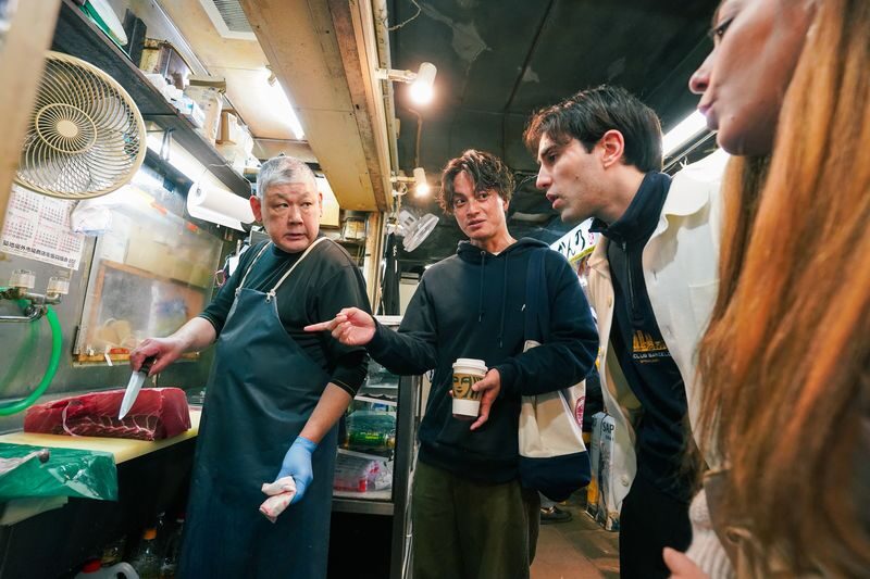 Tsukiji Fish Market Tour: Behind the Scenes & 10 Seafood Tastings - Tuna, uni and ikura make the tasting the main event