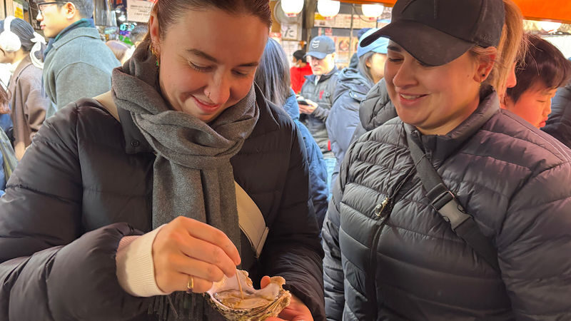 Tsukiji Outer Market Private Half-Day Food Tour - A temple visit adds another point of view