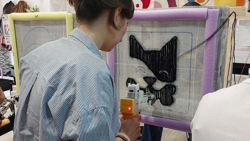 TUFTING: Learn how to make a rug during a fun class in Valencia. - Exploring the Valencia Tufting Workshop in Detail