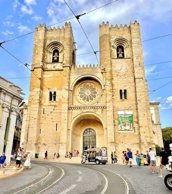 Tuk-Tuk sightseeing in lisbon(Old town) - Who Should Consider This Tour?
