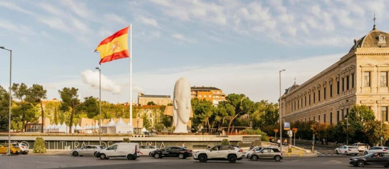 Tuk Tuk Tour 100 mins + Full Meal - An In-Depth Look at the Tuk Tuk Experience in Madrid