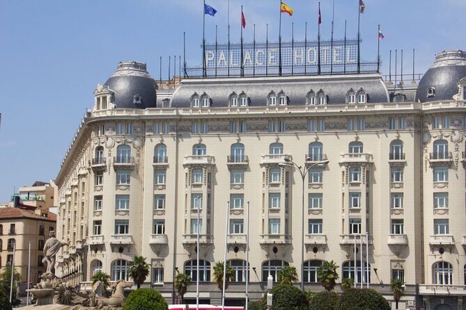 Tuk Tuk Tour Madrid 90 mins - Key Points