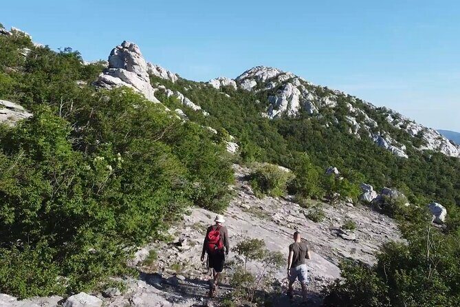 TuLove 4L, Velebit Safari, 4x4 off-road and hiking - Who Should Consider This Tour?
