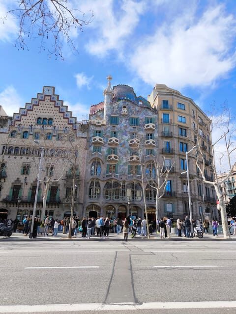 Tur Barcelona în Român - Exploring Barcelona in 3 Hours: A Practical Guide to the Romanian-Guided Tour
