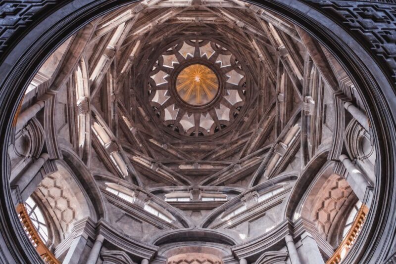 Turin: Savoy Royal Palace Small Group Guided Tour - Key Points