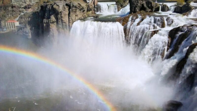 Twin Falls: Dierkes Lake Hike & Shoshone Falls Guided Tour - An In-Depth Look at the Experience