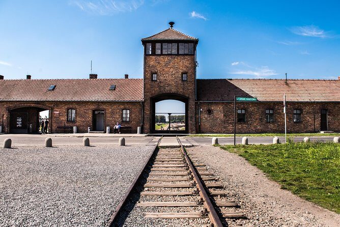 Two Day Trip to Auschwitz Birkenau and Wieliczka Salt Mine - Detailed Review: What to Expect from the 2-Day Krakow Tour