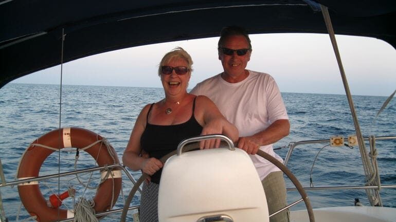 Two Hour Luxury Sailing Experience with Open Bar - Key Points