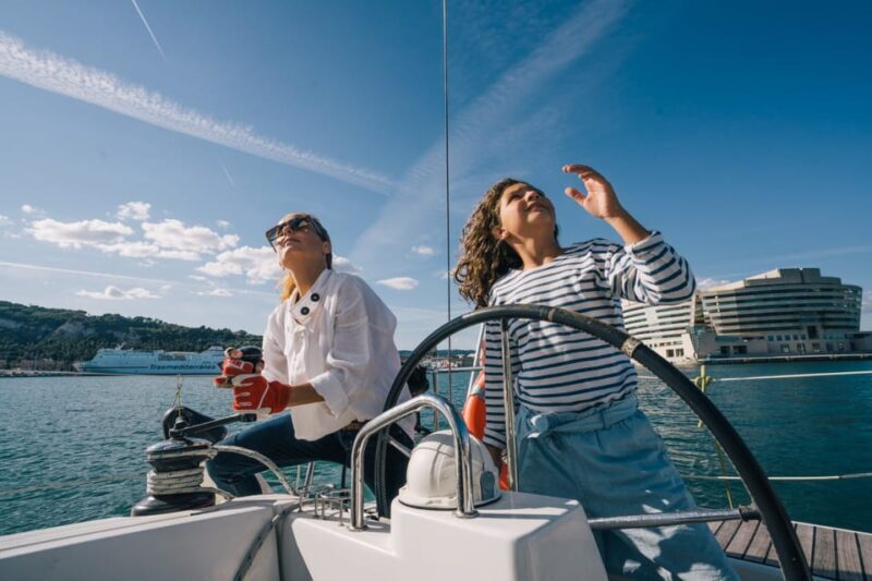 Two Hour Luxury Sailing Experience with Open Bar - The Sum Up