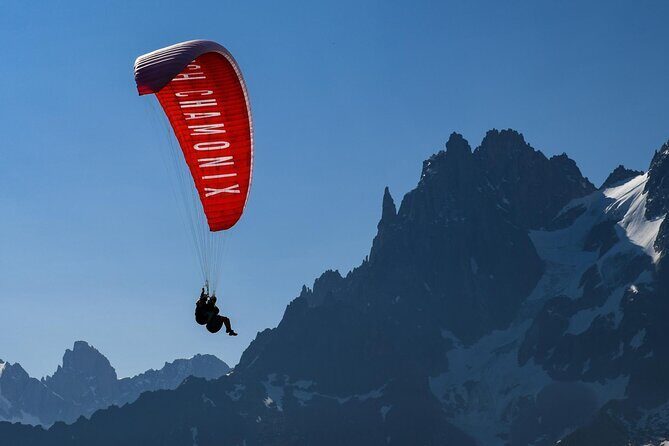Two-seater paragliding flight in Chamonix - Two-Seater Paragliding Flight in Chamonix: Aerial Views of the Alps