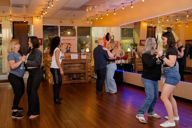 Two Step & Country Swing Dance Class in Nashville Country Fusion - The Ideal Audience for This Experience