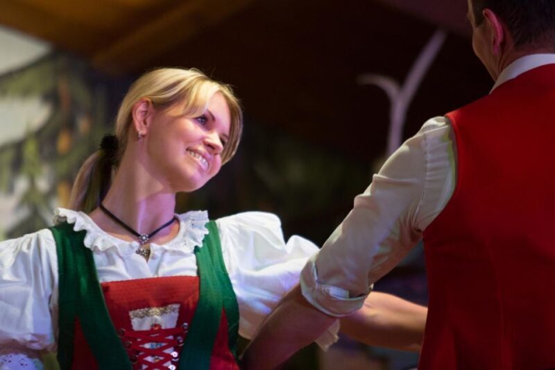 Tyrolean Evenings Family Gundolf in Innsbruck - Authenticity and Cultural Value