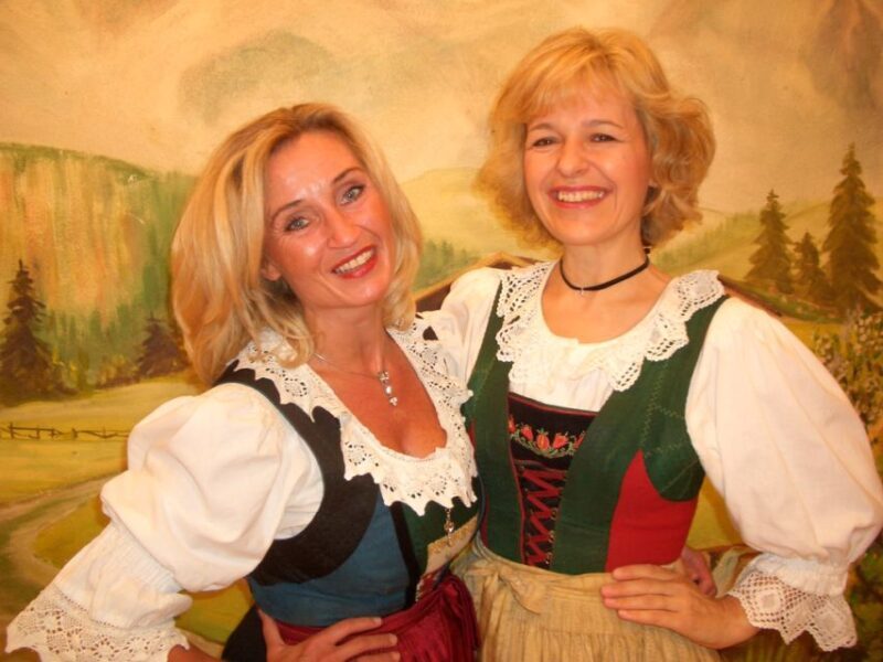 Tyrolean Evenings Family Gundolf in Innsbruck - Who Would Enjoy This Experience the Most?