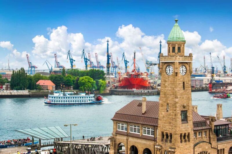 U-Boot Museum & War History Private Tour in Hamburg - Key Points