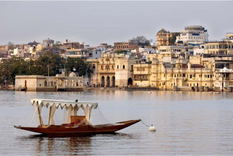 Udaipur: City Palace, Jagdish Temple, and Lake Pichola Tour - Exploring Udaipur: An In-Depth Look at the Tour
