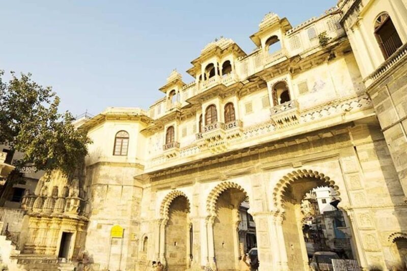 Udaipur: City Palace Museum Tour and Lake Pichola Boat Tour - A Detailed Look at the Udaipur Experience