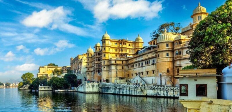 Udaipur: City Palace Museum Tour and Lake Pichola Boat Tour - Practical Details and Tips