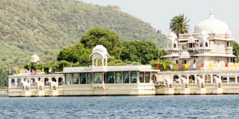 Udaipur: City Palace Museum Tour and Lake Pichola Boat Tour - Who Should Consider This Tour?