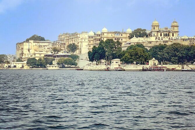 Udaipur City Private Luxury Tour With Guide - Key Points