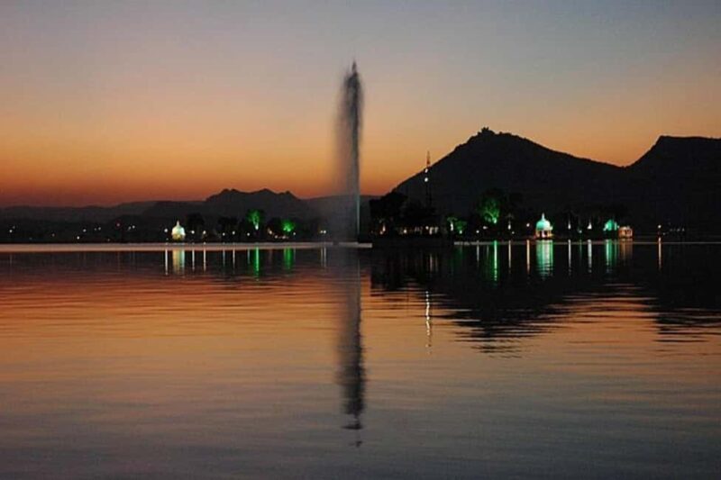 Udaipur Night Wonders: A Guided Night Walking Tour - Key Points