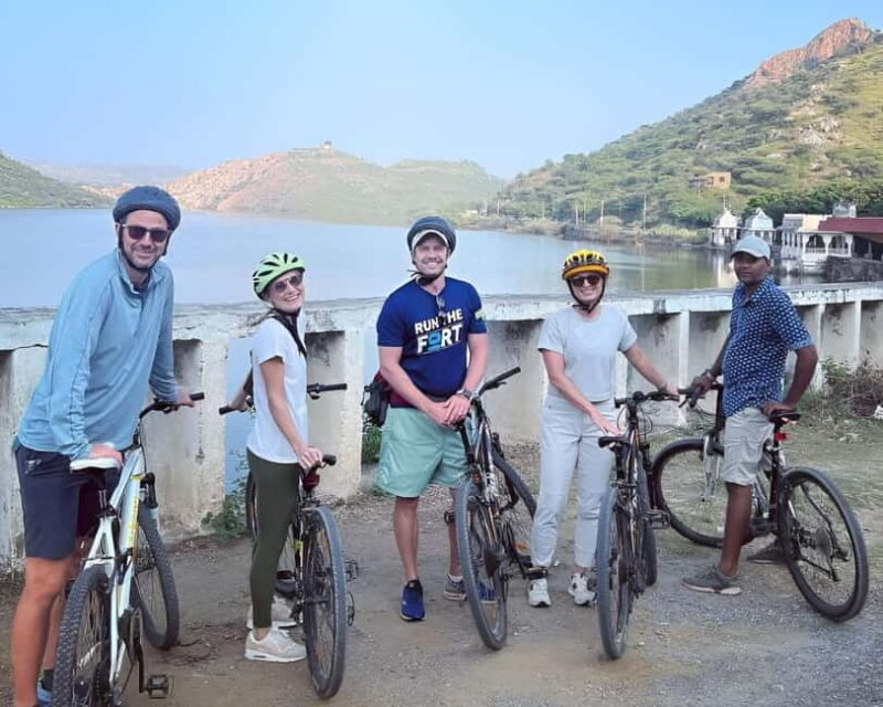 Udaipur: Private Lake Loop Bicycle Tour with Refreshments - Exploring Udaipur’s Countryside on Two Wheels