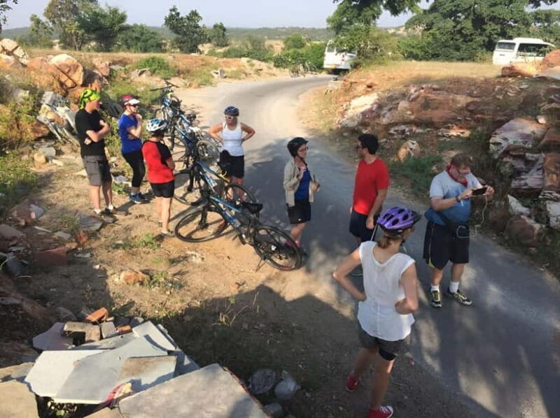 Udaipur: Private Lake Loop Bicycle Tour with Refreshments - The Sum Up