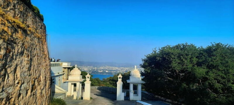 Udaipur: Sajjangarh Monsoon Palace Day Trip with Tickets - Exploring the Monsoon Palace: A Deep Dive