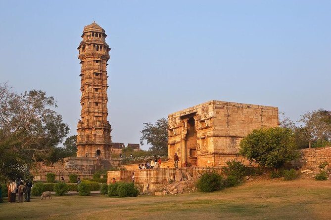 Udaipur to Jaipur via Visiting Chittorgarh Fort guide tour - Udaipur to Jaipur via Visiting Chittorgarh Fort Guide Tour
