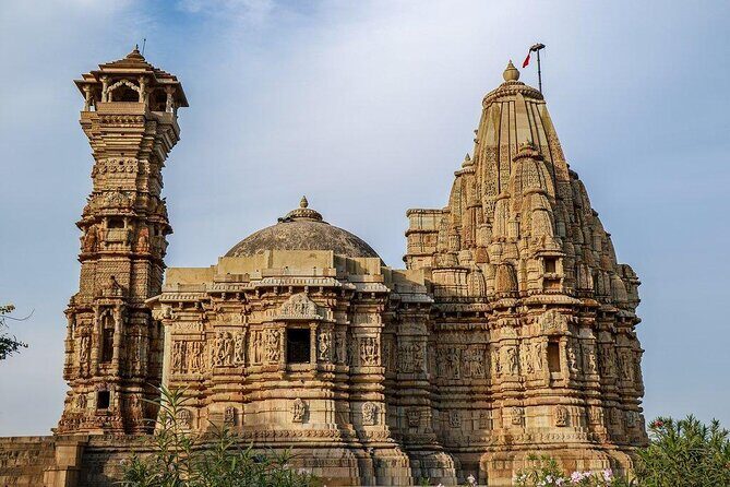 Udaipur to Jaipur via Visiting Chittorgarh Fort guide tour - FAQ