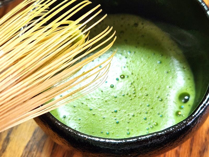 Ujis Romance: Byodo-in, Tea & the Legacy of Genjis Timeless Tales - Fukujuen Uji turns tea into an activity