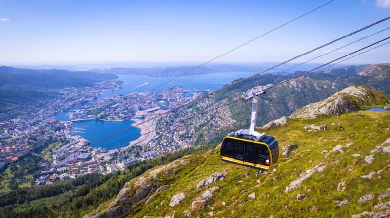 Ulriken, Bergen: Enjoy a 3-course lunch with panoramic views - Authentic Norwegian Flavors and Scenic Bliss