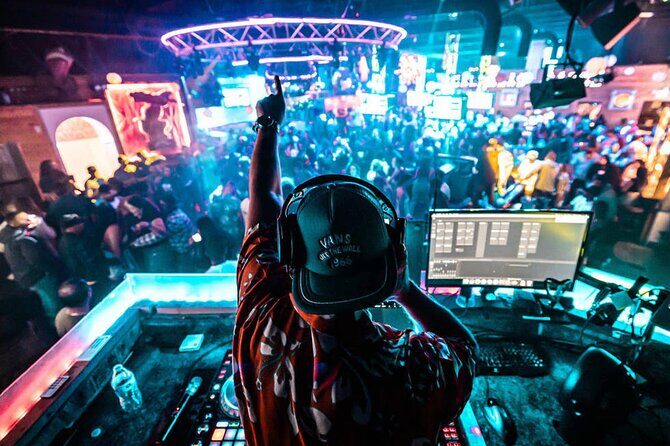 Ultimate South Beach Bar Crawl in Miami - The Sum Up