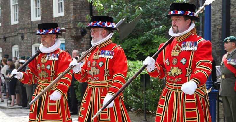 Ultimate Tower of London, Beefeater Welcome & Crown Jewels - FAQs