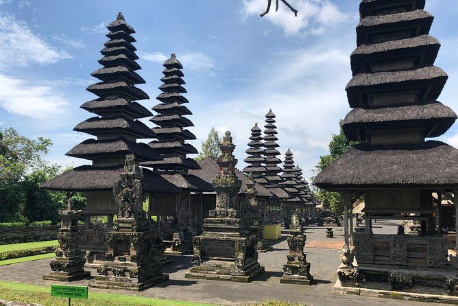 Ulun Danu Bratan Temple with Tanah Lot Sunset - A Complete Look at Bali’s Sacred Temples and Sunset