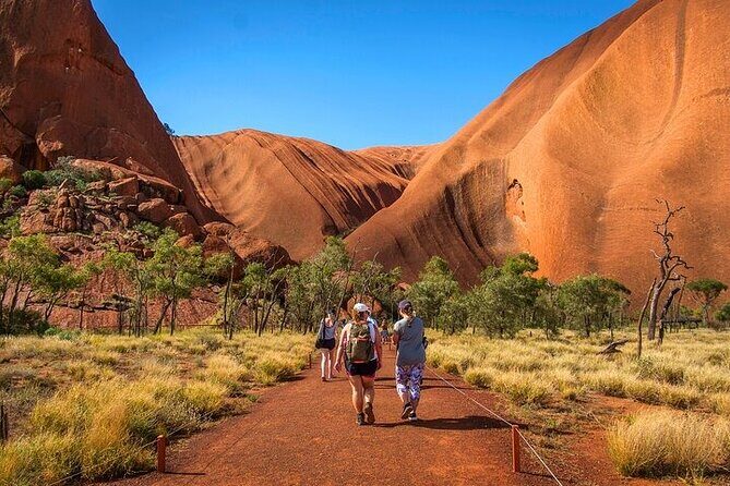 Uluru Overnight Escape from Ayers Rock - Who Would Love This Tour?
