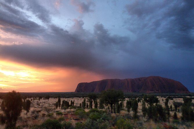 Uluru Small Group Tour including Sunset - An In-Depth Look at the Uluru Small Group Tour