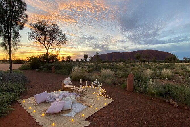 Uluru Sunset Luxury Picnic for 2 - Key Points