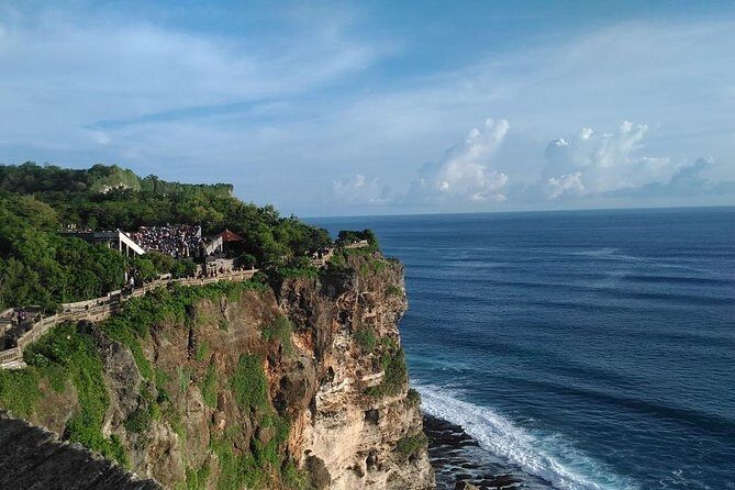 Uluwatu temple bali sunset tour - Discovering Bali with the Uluwatu Sunset Tour